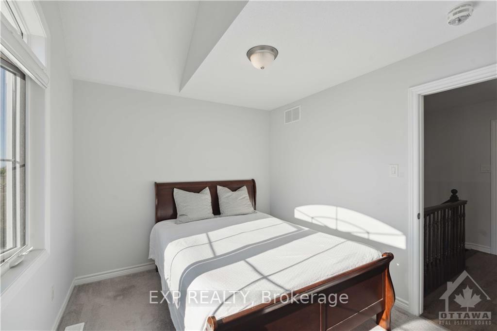 Photo 18 of 777 Logperch Circle, Ottawa, Barrhaven - Half Moon Bay — HOMEH