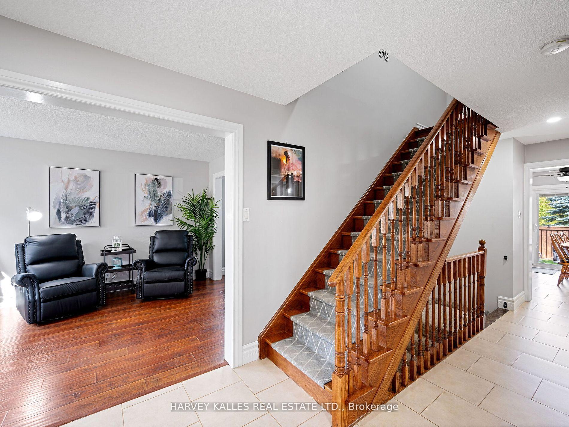 Photo 18 of 146 Veneto Drive, Vaughan, Vaughan Grove — HOMEH