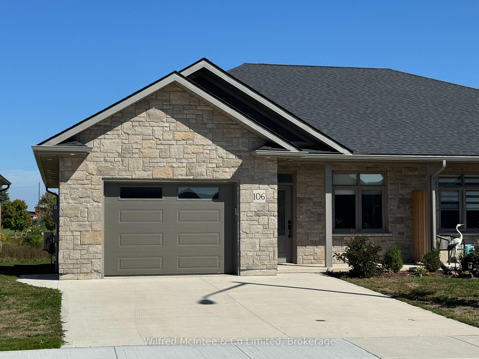 Photo 1 of 106 Irishwood Lane, Brockton — HOMEH