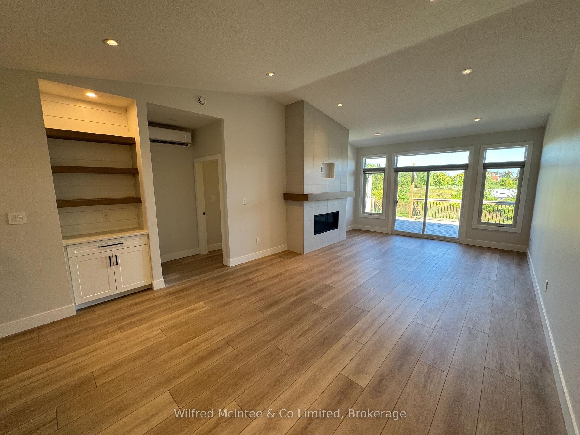 Photo 3 of 106 Irishwood Lane, Brockton — HOMEH