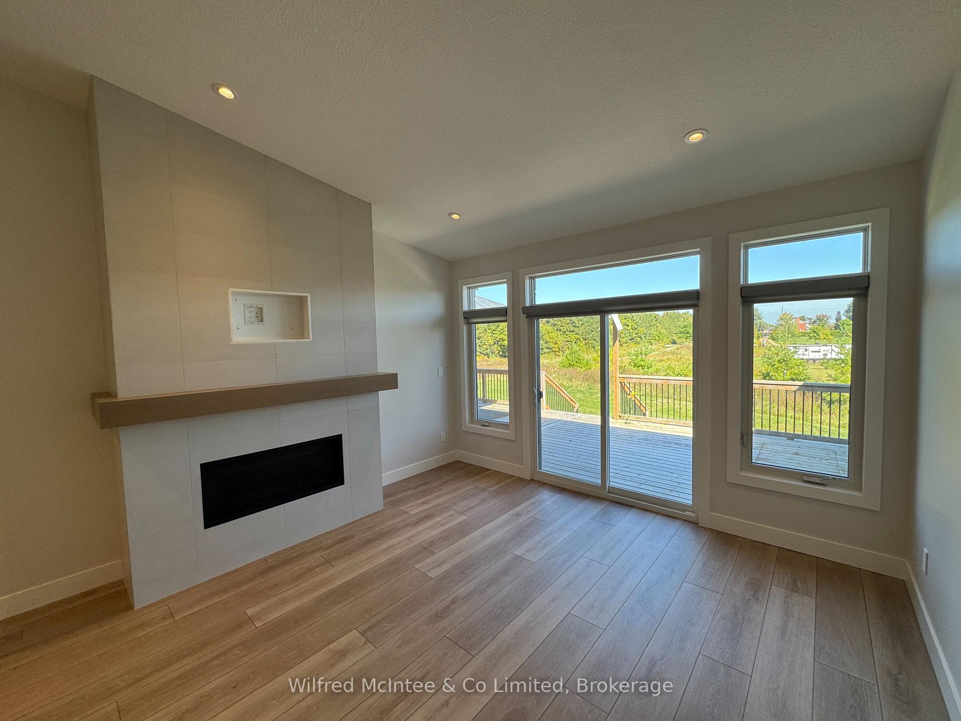 Photo 2 of 106 Irishwood Lane, Brockton — HOMEH