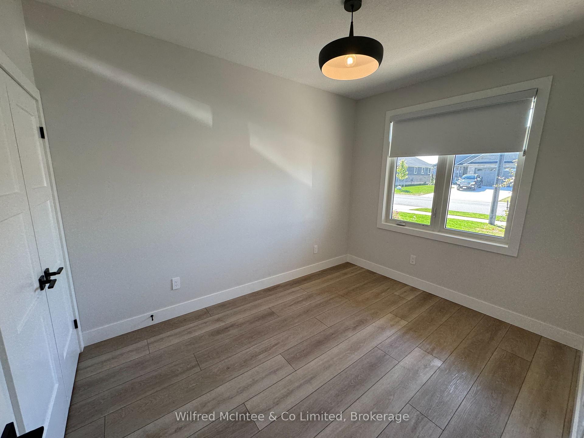 Photo 8 of 106 Irishwood Lane, Brockton — HOMEH