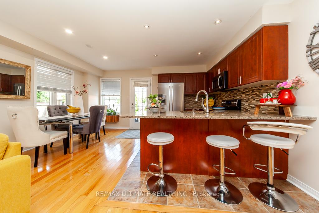 Photo 5 of 58 Coranto Way, Vaughan, Vellore Village — HOMEH