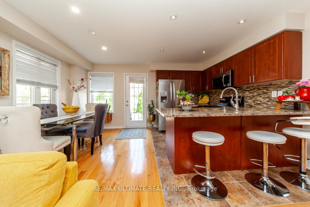 Photo 6 of 58 Coranto Way, Vaughan, Vellore Village — HOMEH