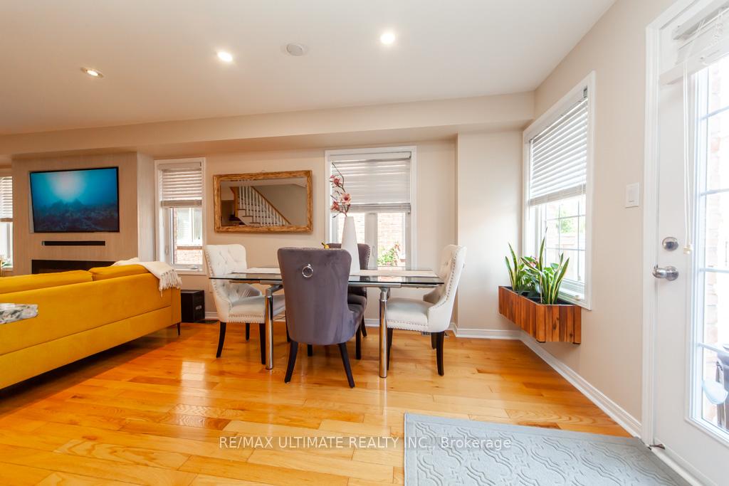 Photo 8 of 58 Coranto Way, Vaughan, Vellore Village — HOMEH