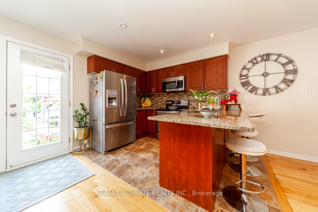 Photo 9 of 58 Coranto Way, Vaughan, Vellore Village — HOMEH