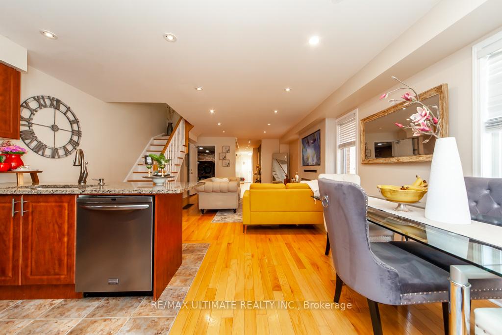 Photo 11 of 58 Coranto Way, Vaughan, Vellore Village — HOMEH