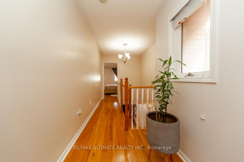 Photo 16 of 58 Coranto Way, Vaughan, Vellore Village — HOMEH