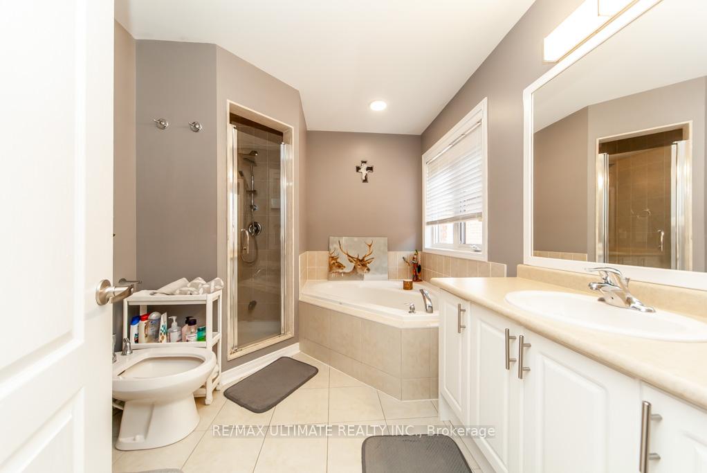 Photo 21 of 58 Coranto Way, Vaughan, Vellore Village — HOMEH