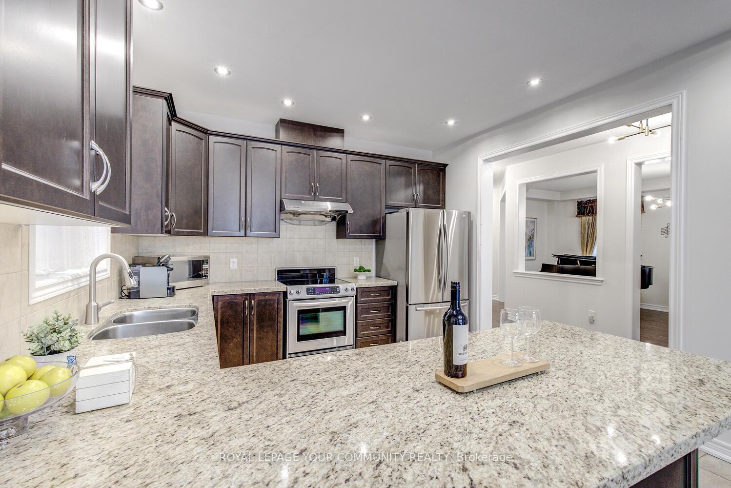 Photo 9 of 62 Edison Place, Vaughan, Patterson — HOMEH
