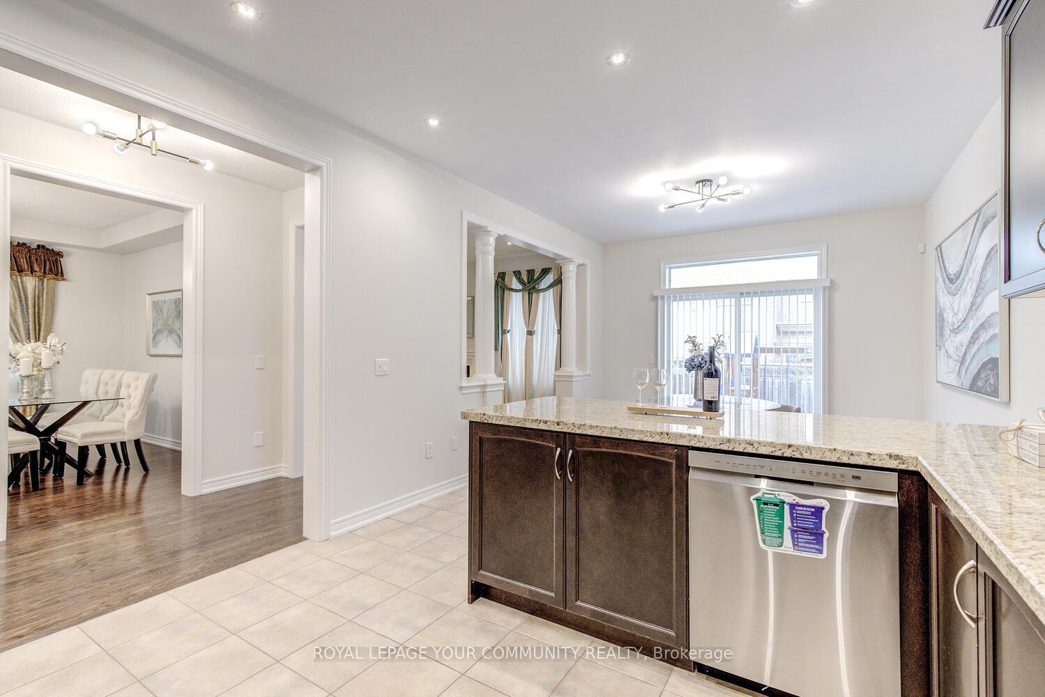 Photo 10 of 62 Edison Place, Vaughan, Patterson — HOMEH