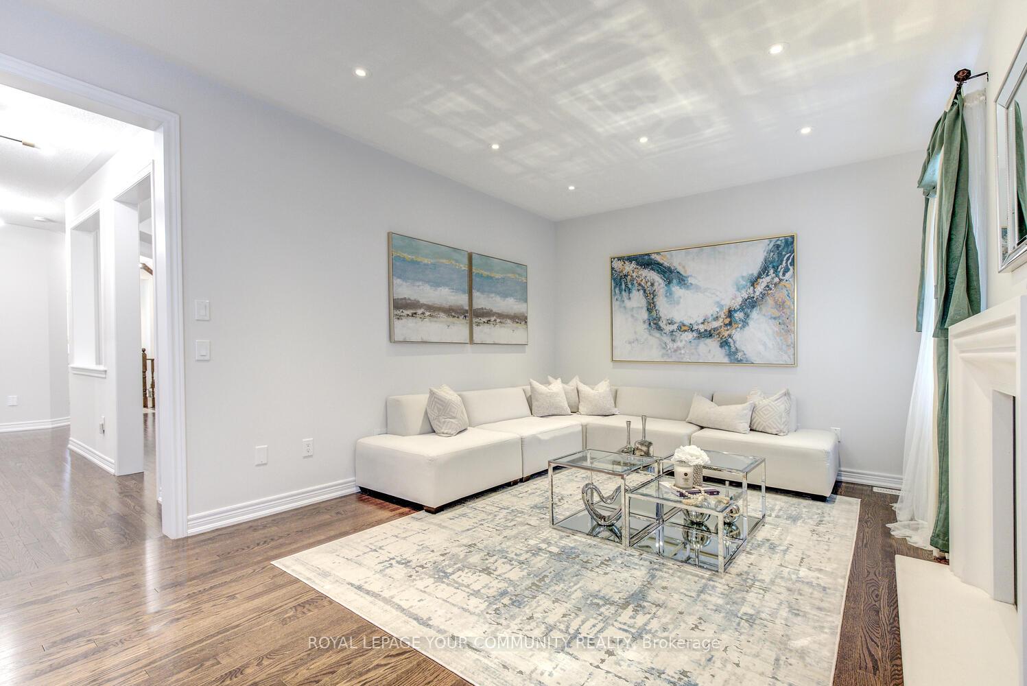 Photo 17 of 62 Edison Place, Vaughan, Patterson — HOMEH