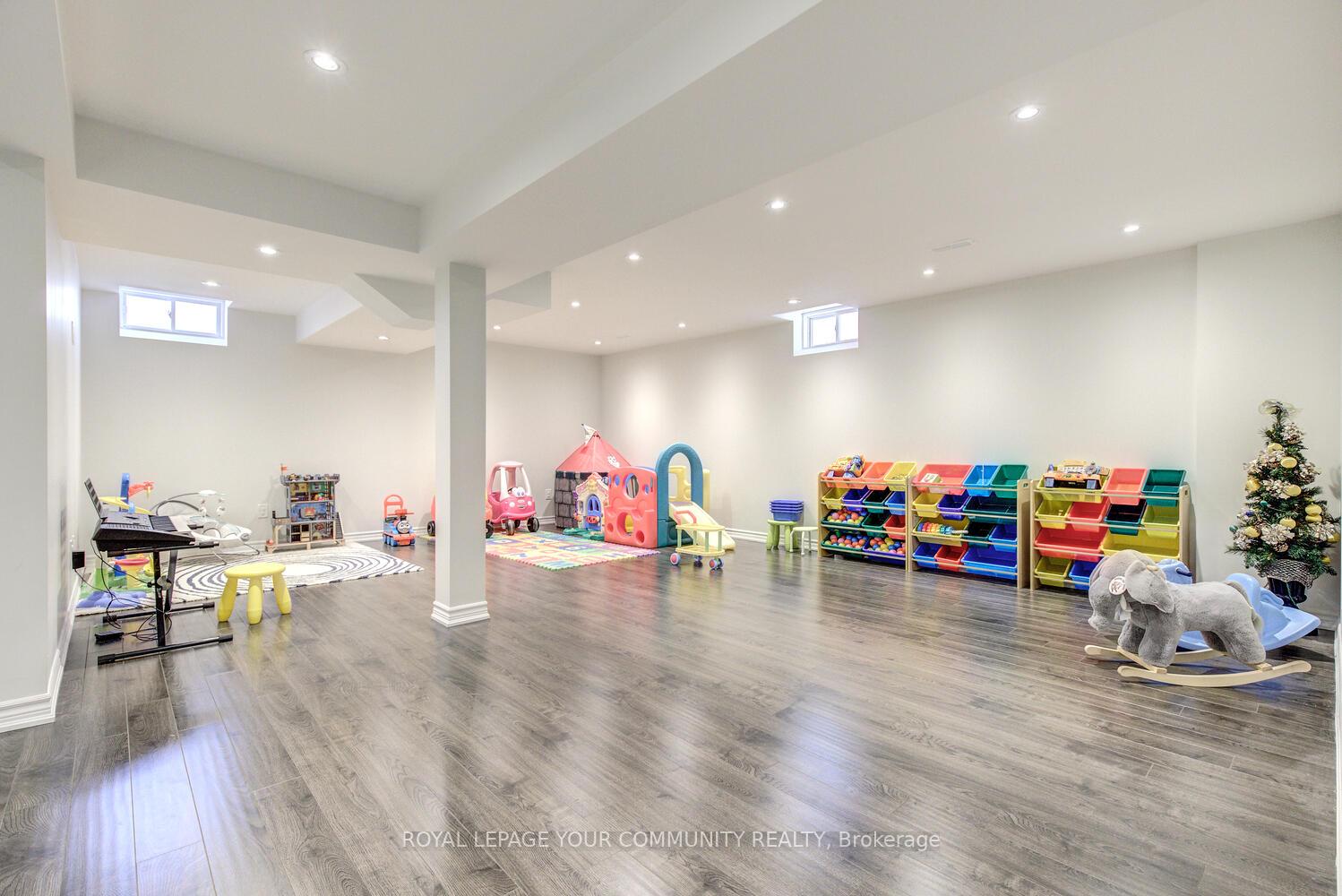 Photo 52 of 62 Edison Place, Vaughan, Patterson — HOMEH