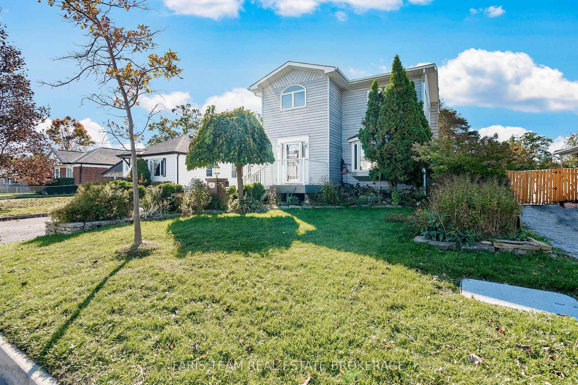 Photo 5 of 31 Napier Street, Barrie, Codrington — HOMEH