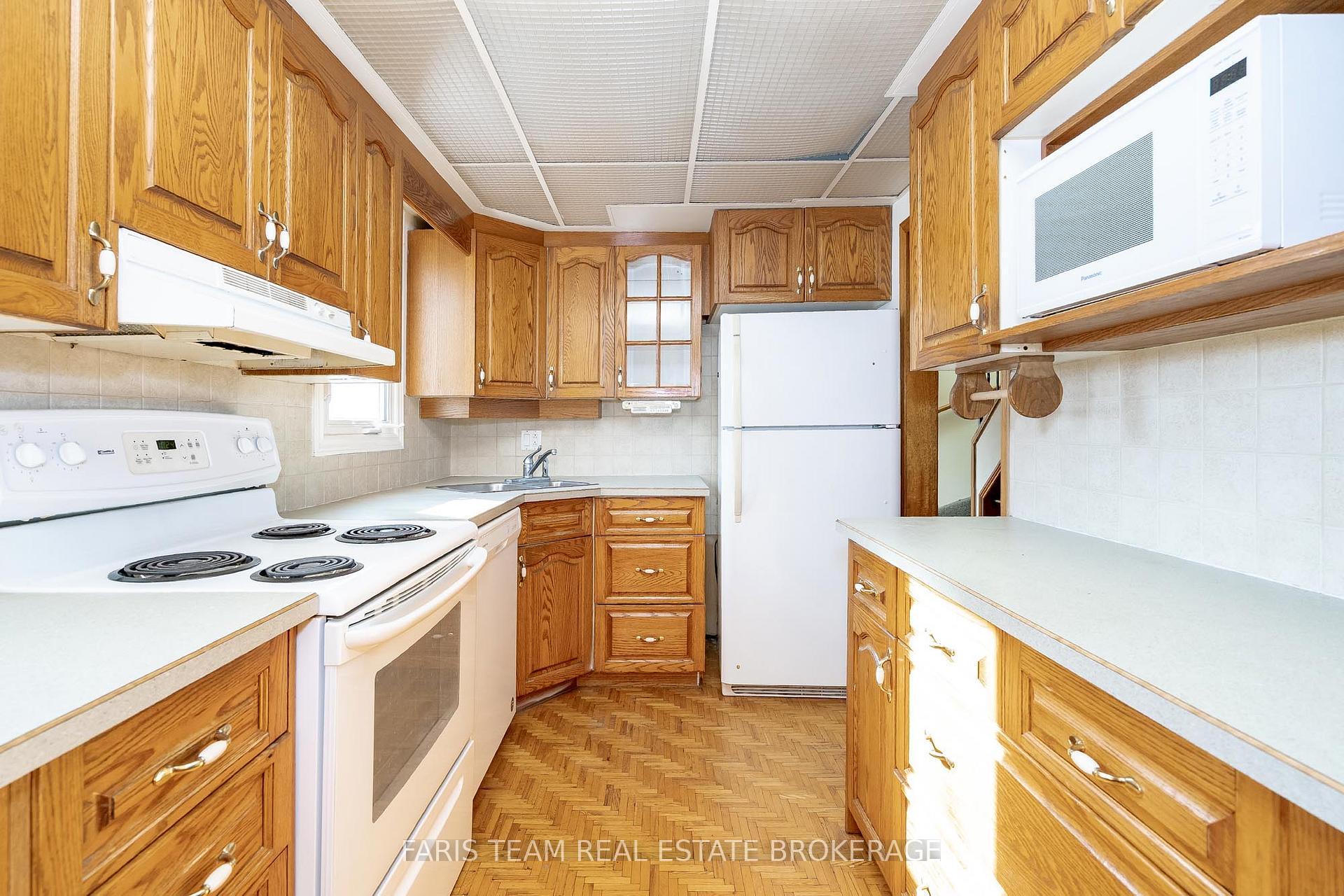 Photo 7 of 31 Napier Street, Barrie, Codrington — HOMEH