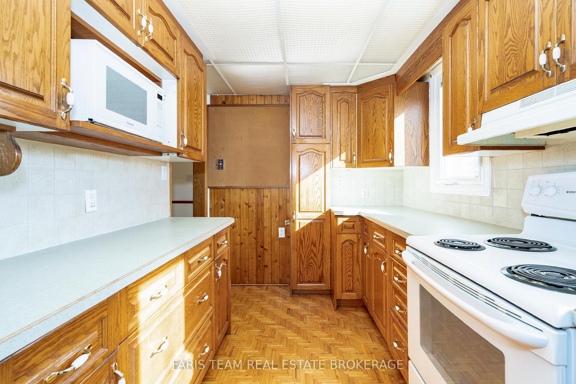 Photo 14 of 31 Napier Street, Barrie, Codrington — HOMEH
