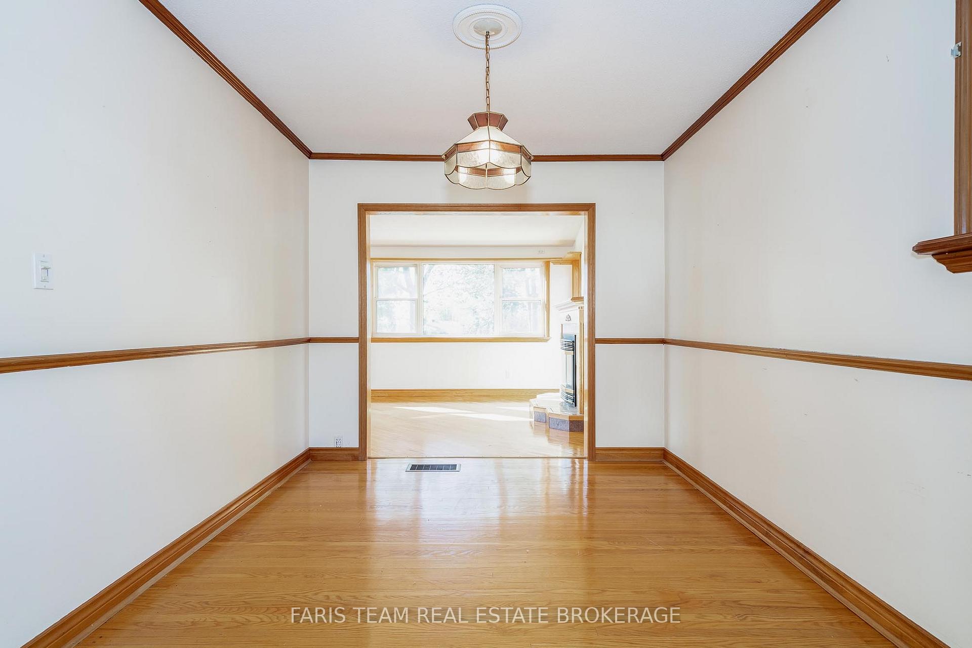 Photo 10 of 31 Napier Street, Barrie, Codrington — HOMEH