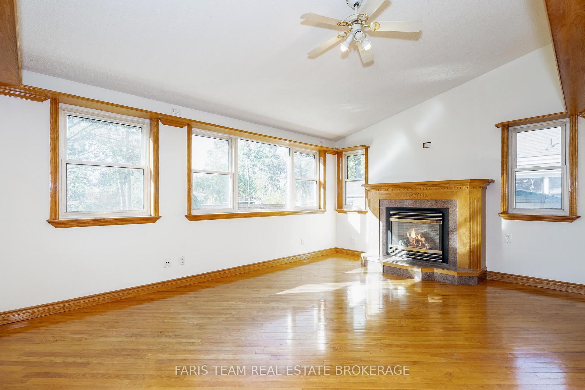 Photo 17 of 31 Napier Street, Barrie, Codrington — HOMEH