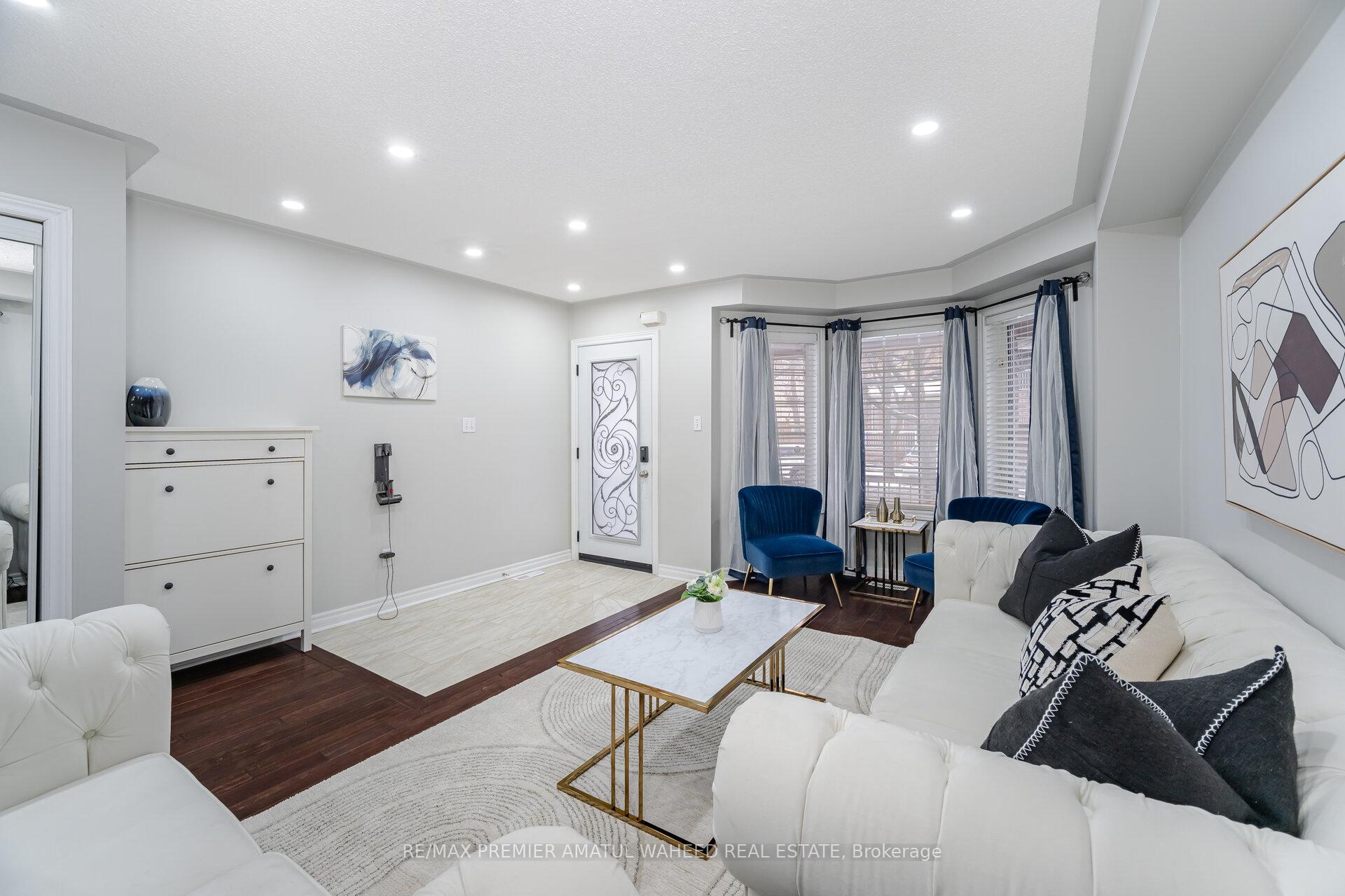 Photo 6 of 43 Windward Crescent, Vaughan, Vellore Village — HOMEH