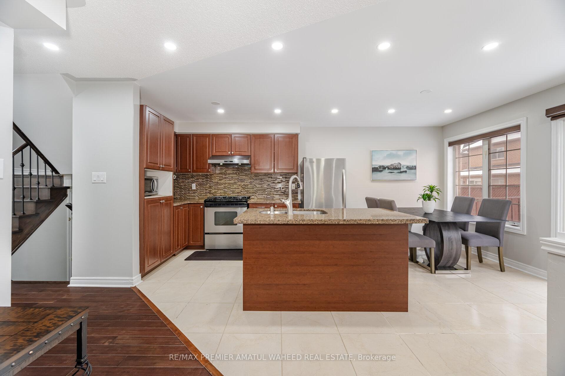 Photo 8 of 43 Windward Crescent, Vaughan, Vellore Village — HOMEH