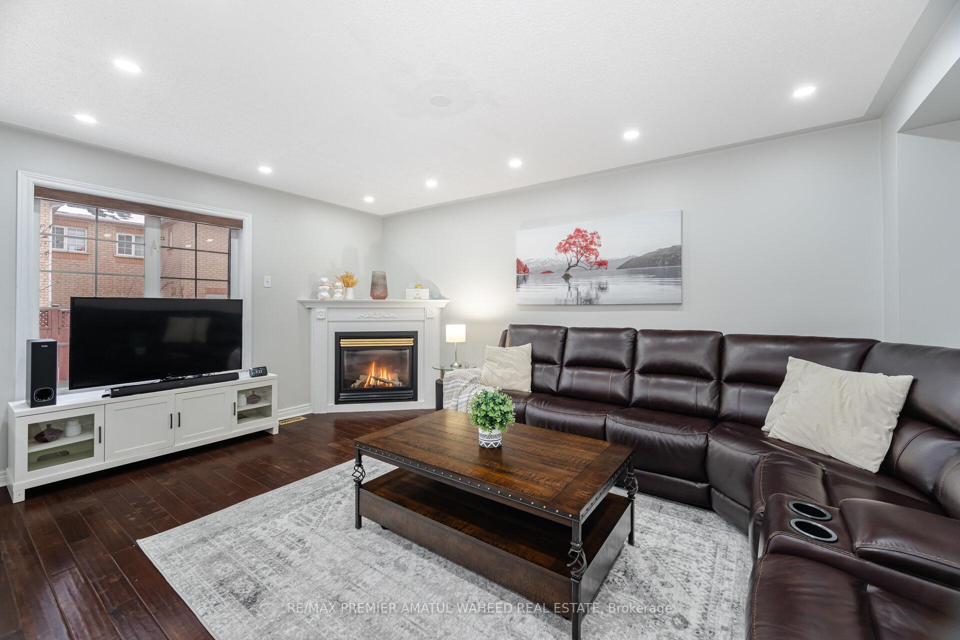 Photo 11 of 43 Windward Crescent, Vaughan, Vellore Village — HOMEH