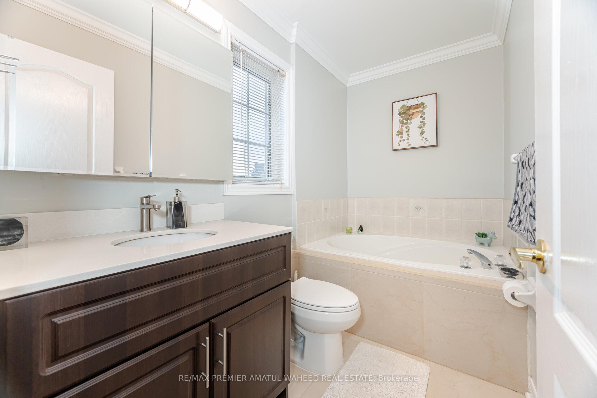 Photo 19 of 43 Windward Crescent, Vaughan, Vellore Village — HOMEH