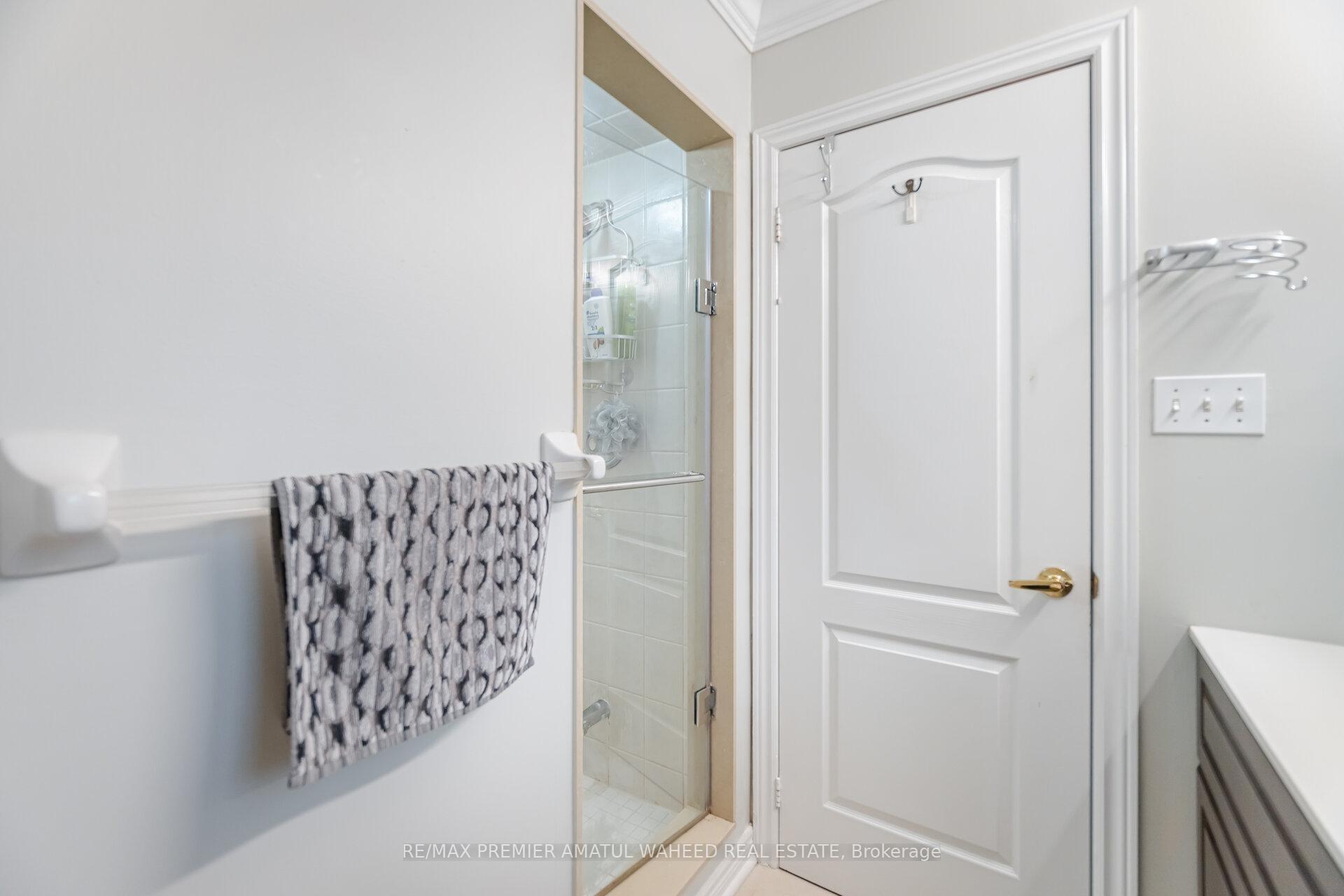 Photo 20 of 43 Windward Crescent, Vaughan, Vellore Village — HOMEH