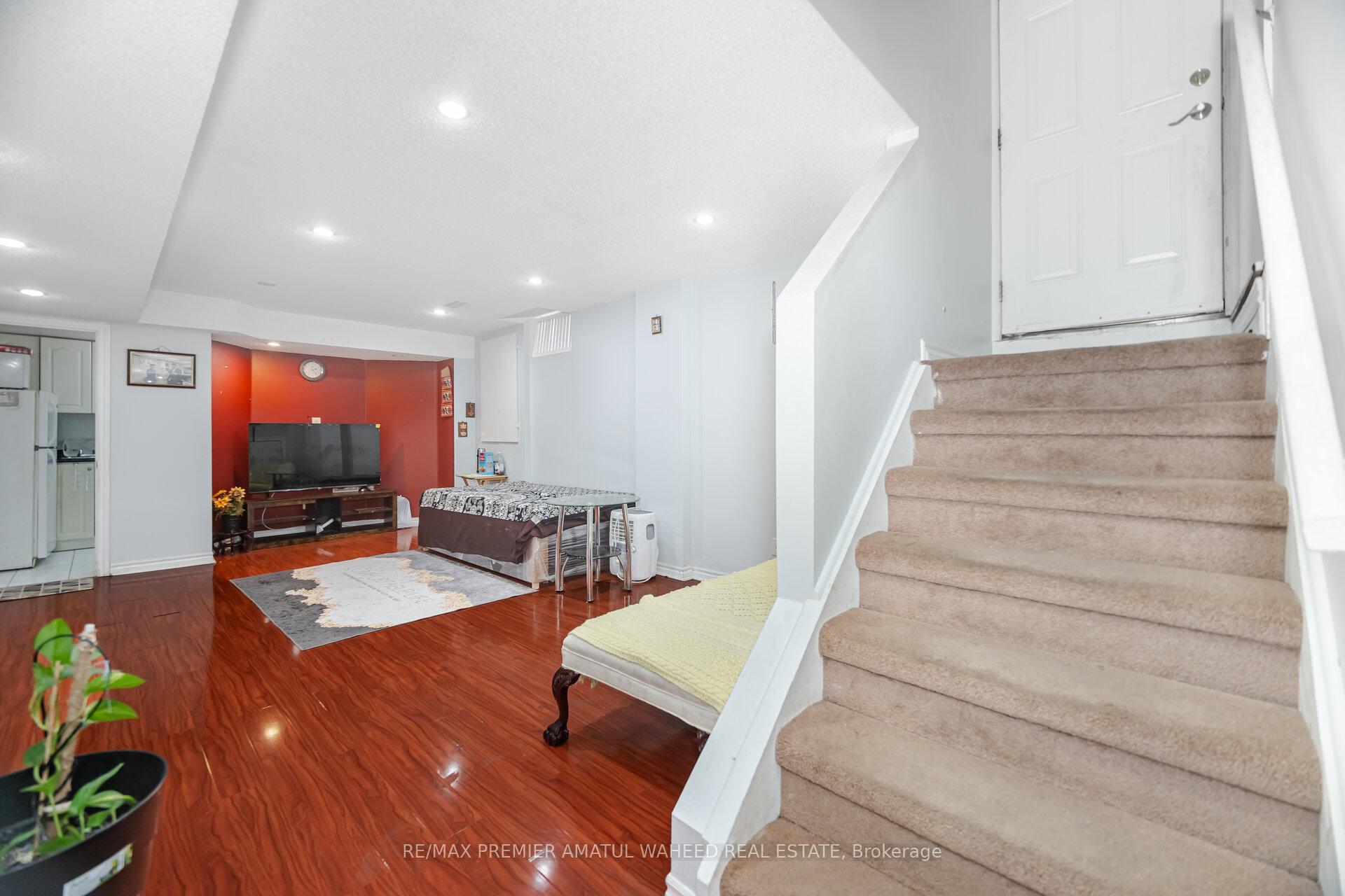 Photo 37 of 43 Windward Crescent, Vaughan, Vellore Village — HOMEH