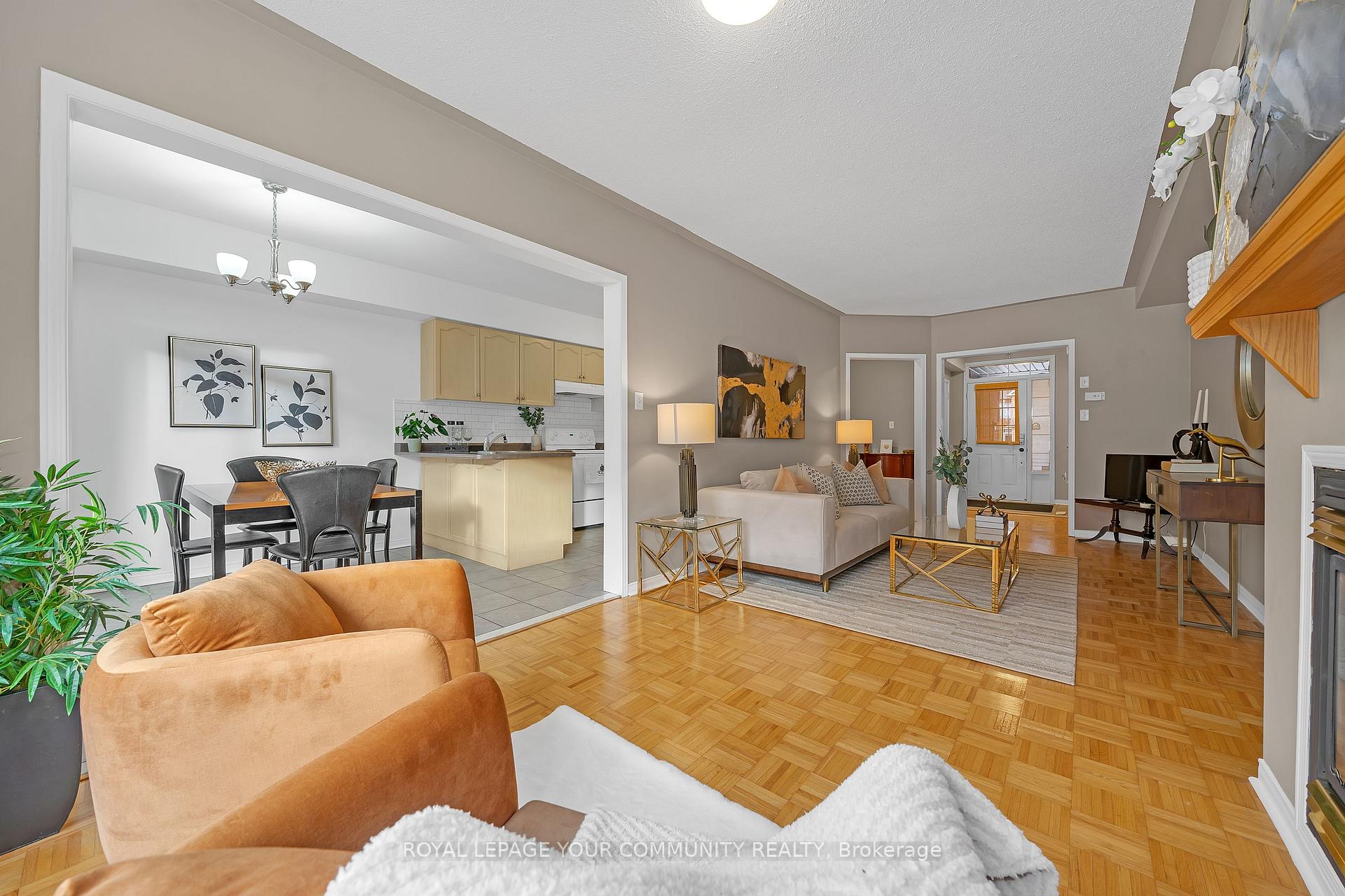 Photo 7 of 28 Haymer Drive, Vaughan, Maple — HOMEH