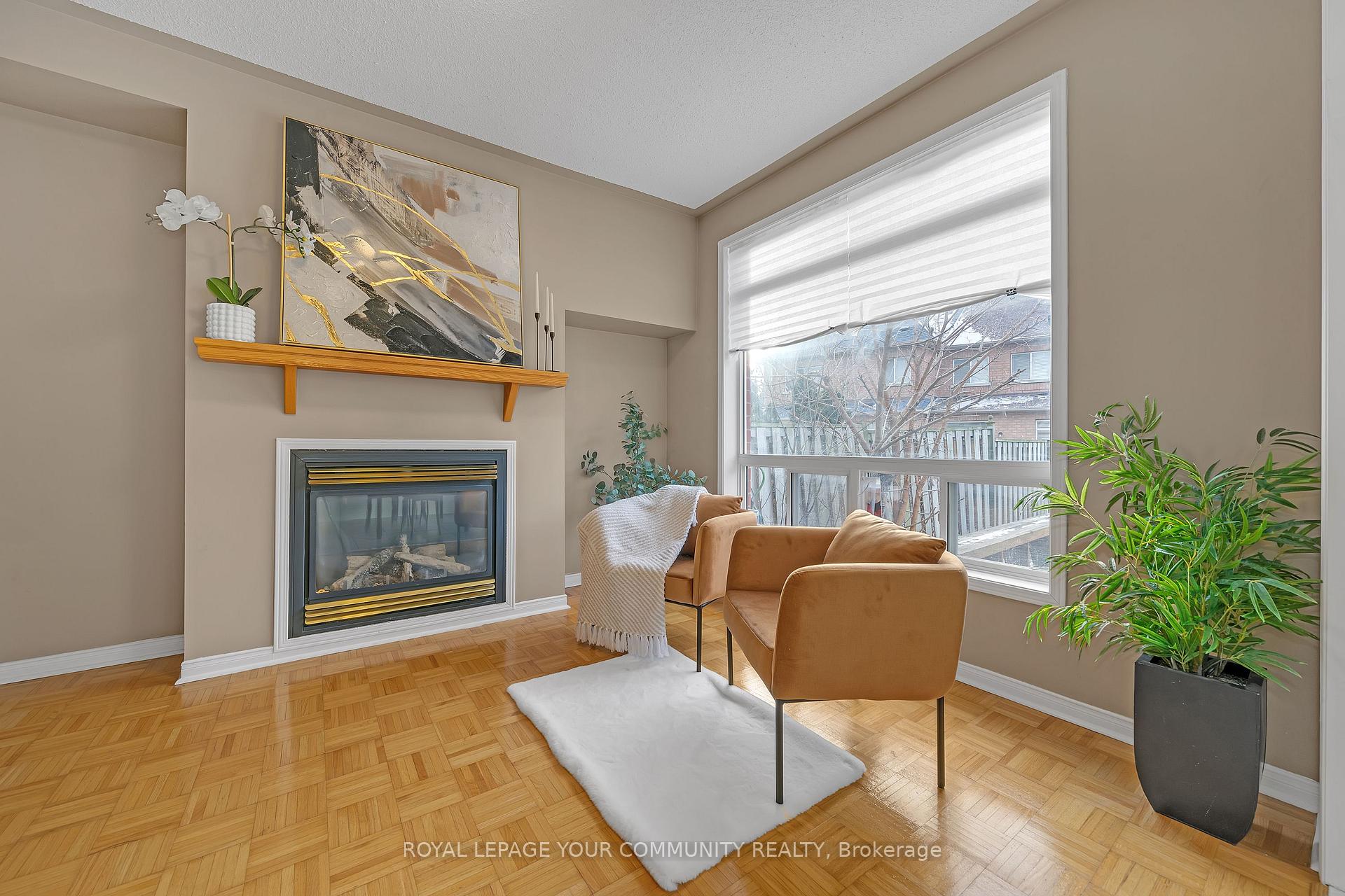 Photo 8 of 28 Haymer Drive, Vaughan, Maple — HOMEH