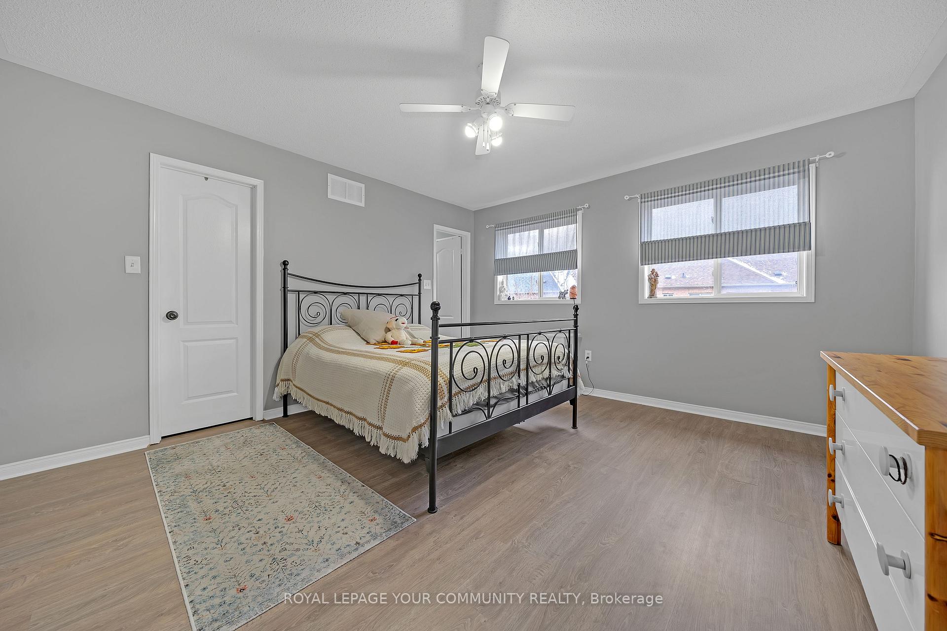 Photo 13 of 28 Haymer Drive, Vaughan, Maple — HOMEH