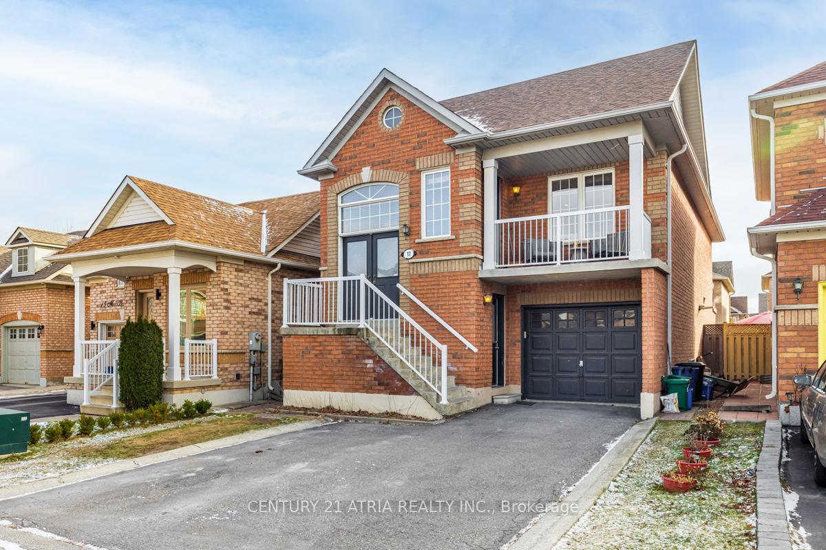 Photo 2 of 17 Macbride Crescent, Vaughan, Maple — HOMEH