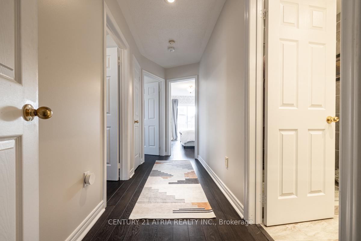 Photo 15 of 17 Macbride Crescent, Vaughan, Maple — HOMEH