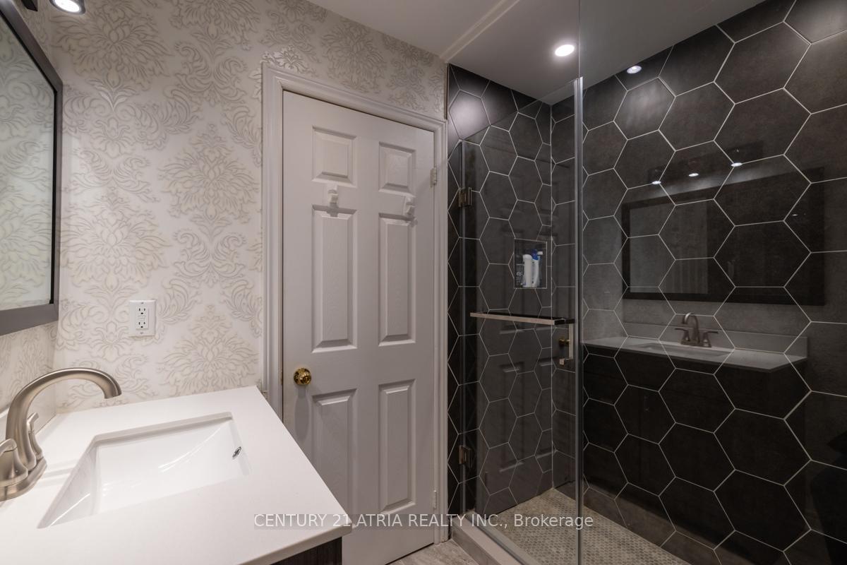 Photo 17 of 17 Macbride Crescent, Vaughan, Maple — HOMEH