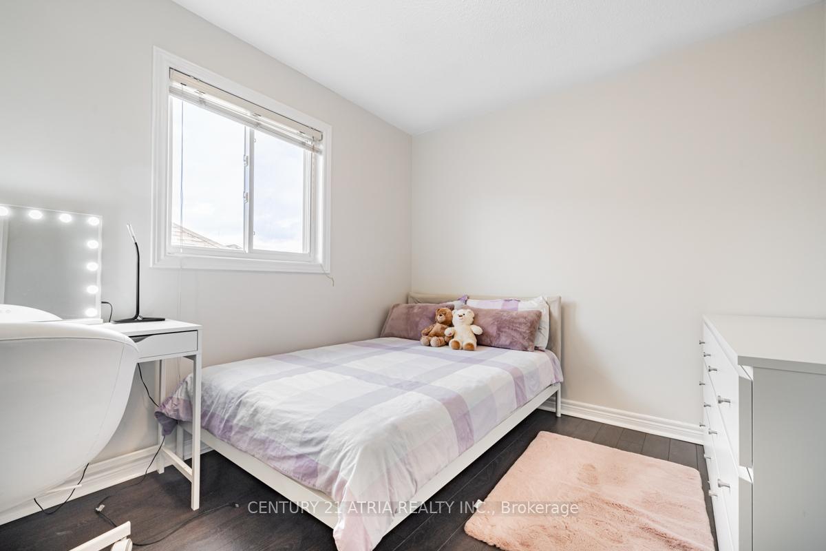 Photo 18 of 17 Macbride Crescent, Vaughan, Maple — HOMEH