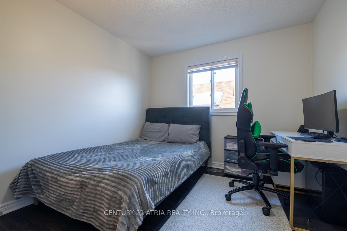 Photo 19 of 17 Macbride Crescent, Vaughan, Maple — HOMEH