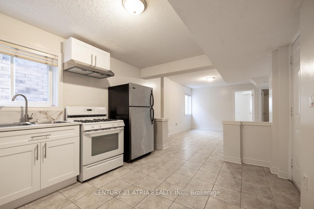 Photo 26 of 17 Macbride Crescent, Vaughan, Maple — HOMEH