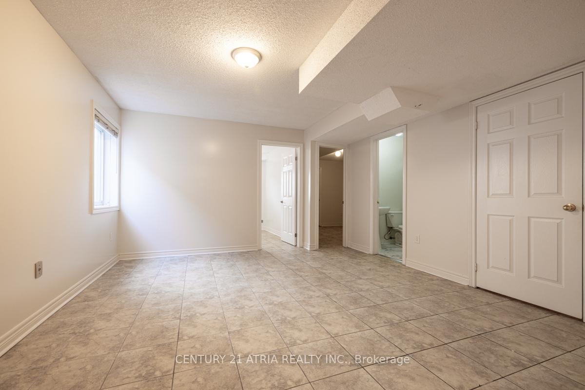 Photo 28 of 17 Macbride Crescent, Vaughan, Maple — HOMEH