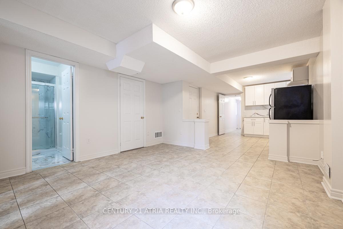 Photo 30 of 17 Macbride Crescent, Vaughan, Maple — HOMEH