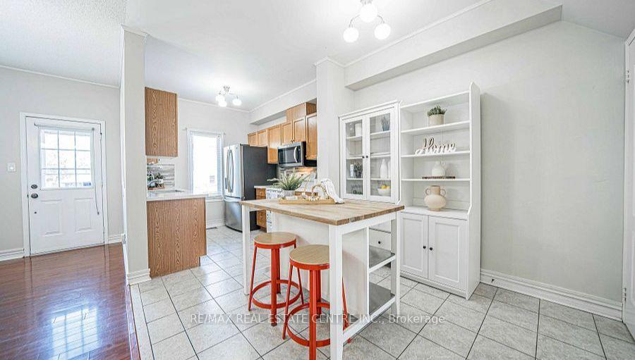 Photo 8 of 26 Marjoram Drive, Ajax, South East — HOMEH
