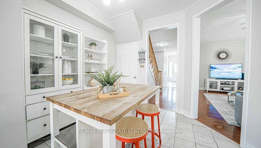 Photo 11 of 26 Marjoram Drive, Ajax, South East — HOMEH