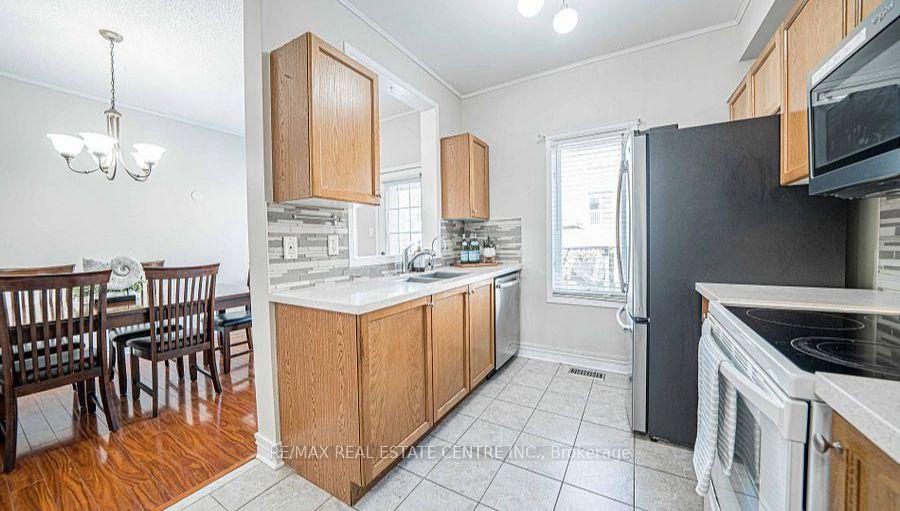 Photo 15 of 26 Marjoram Drive, Ajax, South East — HOMEH