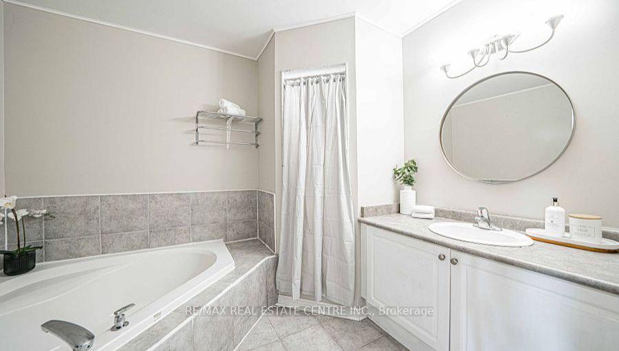 Photo 23 of 26 Marjoram Drive, Ajax, South East — HOMEH