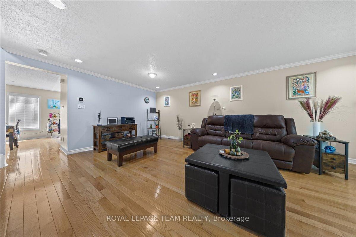Photo 10 of 29 Appledale Drive, Ottawa, Barrhaven - Longfields — HOMEH