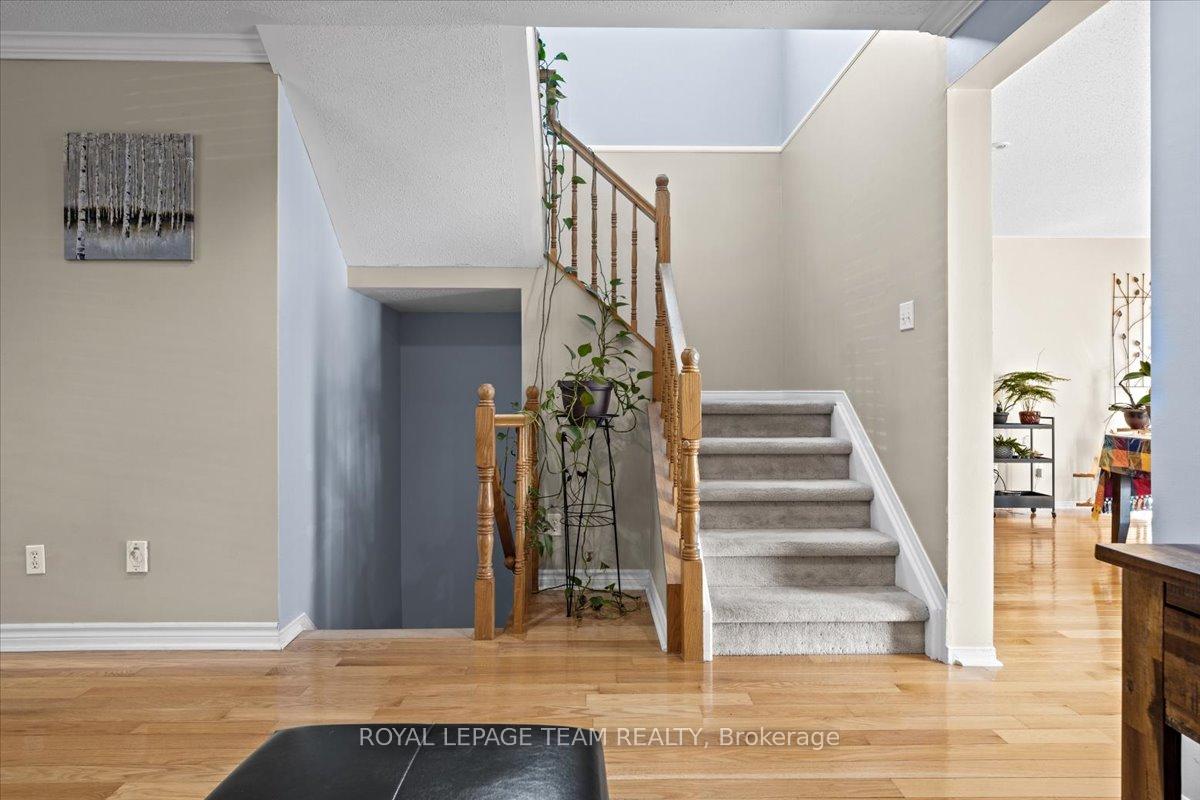 Photo 8 of 29 Appledale Drive, Ottawa, Barrhaven - Longfields — HOMEH