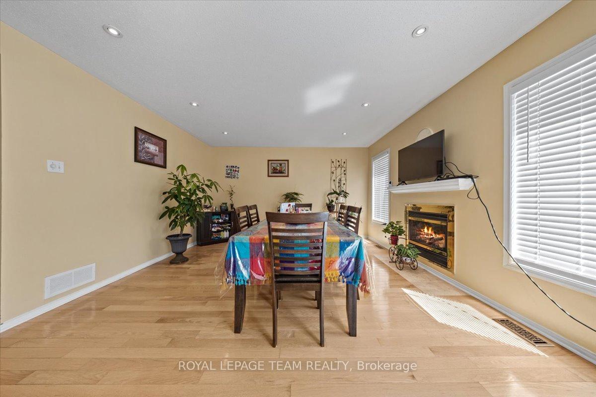 Photo 11 of 29 Appledale Drive, Ottawa, Barrhaven - Longfields — HOMEH