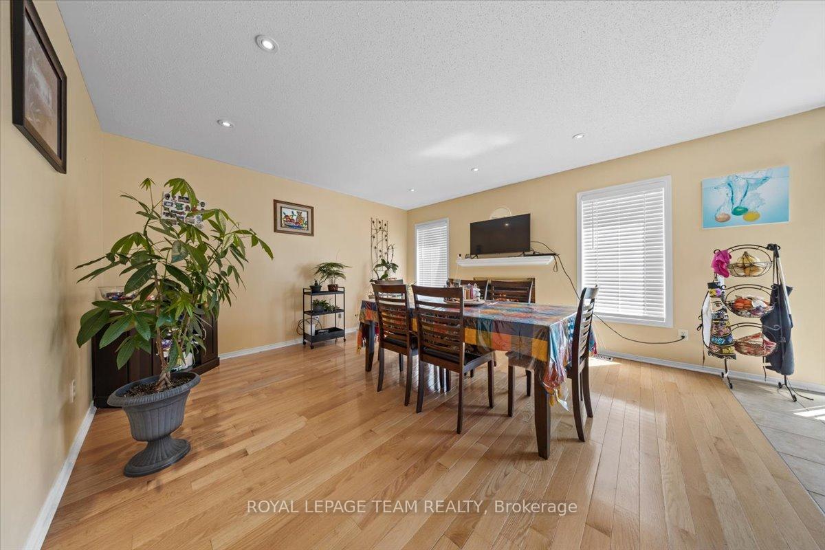 Photo 12 of 29 Appledale Drive, Ottawa, Barrhaven - Longfields — HOMEH