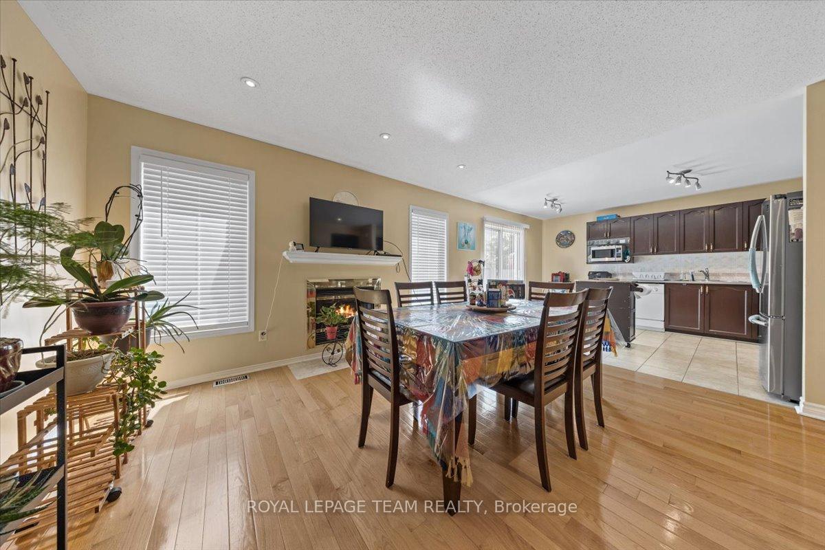 Photo 13 of 29 Appledale Drive, Ottawa, Barrhaven - Longfields — HOMEH