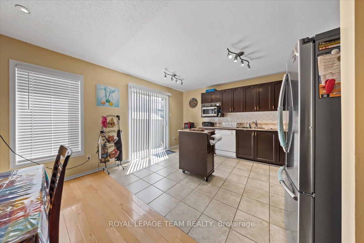 Photo 18 of 29 Appledale Drive, Ottawa, Barrhaven - Longfields — HOMEH