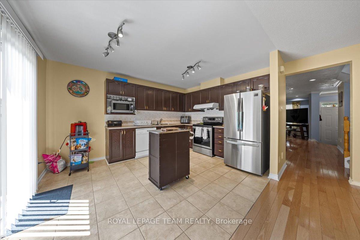 Photo 14 of 29 Appledale Drive, Ottawa, Barrhaven - Longfields — HOMEH